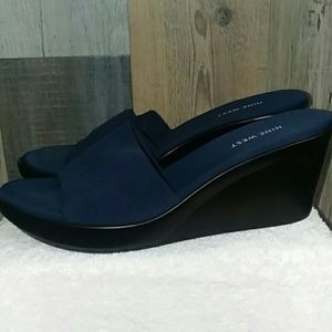Nine West Pouredo Navy Wedges